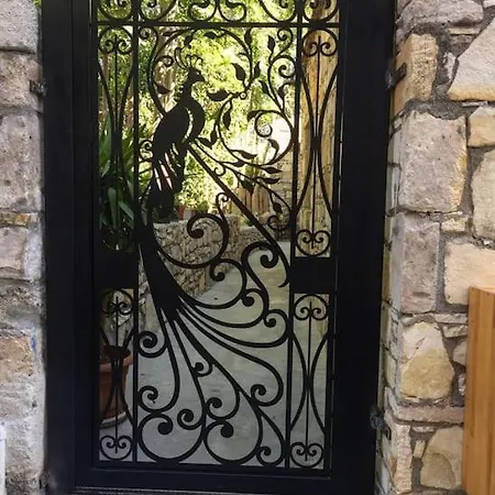 Goerguen Butik Çeşme